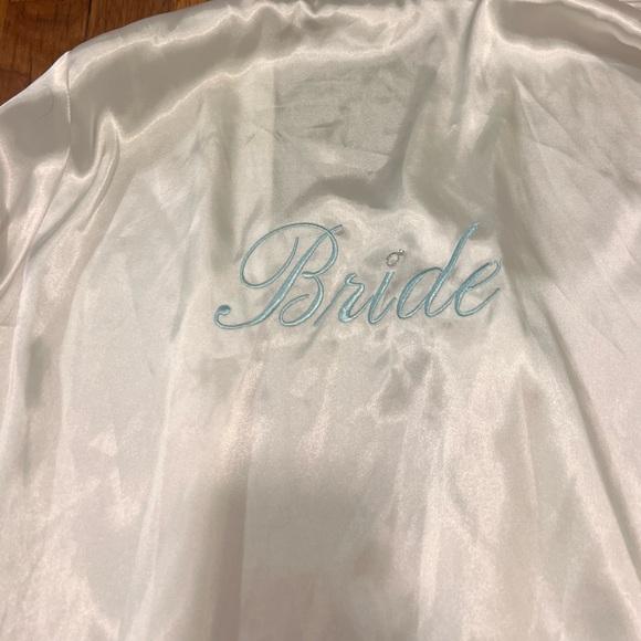 Bride Robe - Picture 2 of 6